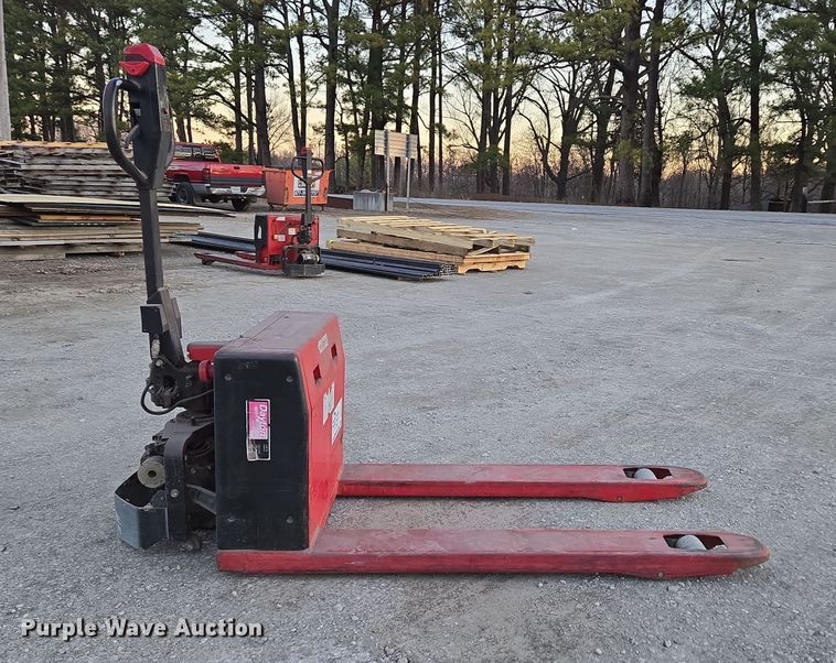 image for item DP6190 Dayton 5RTD1 pallet jack
