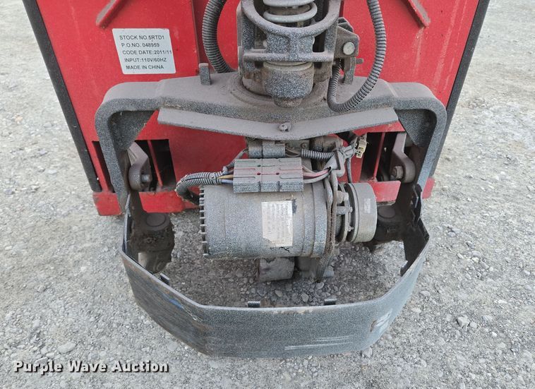 image for item DP6190 Dayton 5RTD1 pallet jack