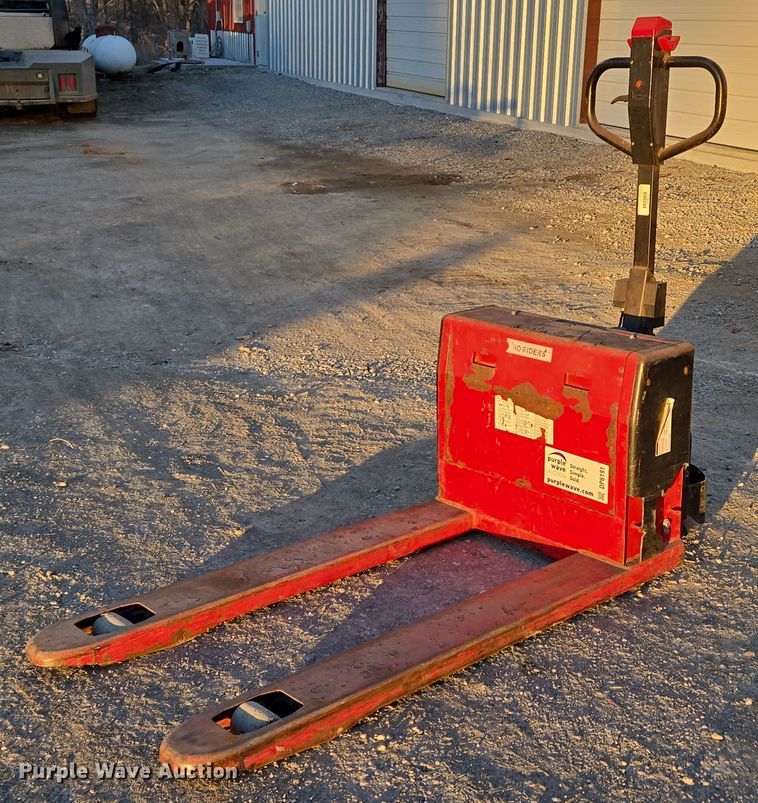 image for item DP6191 Dayton 5RTD1 pallet jack