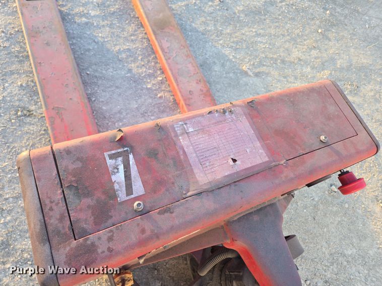 image for item DP6191 Dayton 5RTD1 pallet jack