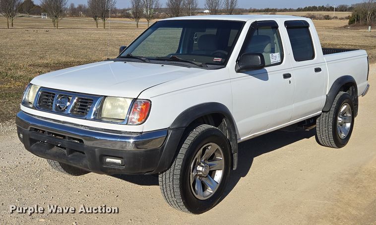 image for item DP6195 2000 Nissan Frontier Crew Cab pickup truck