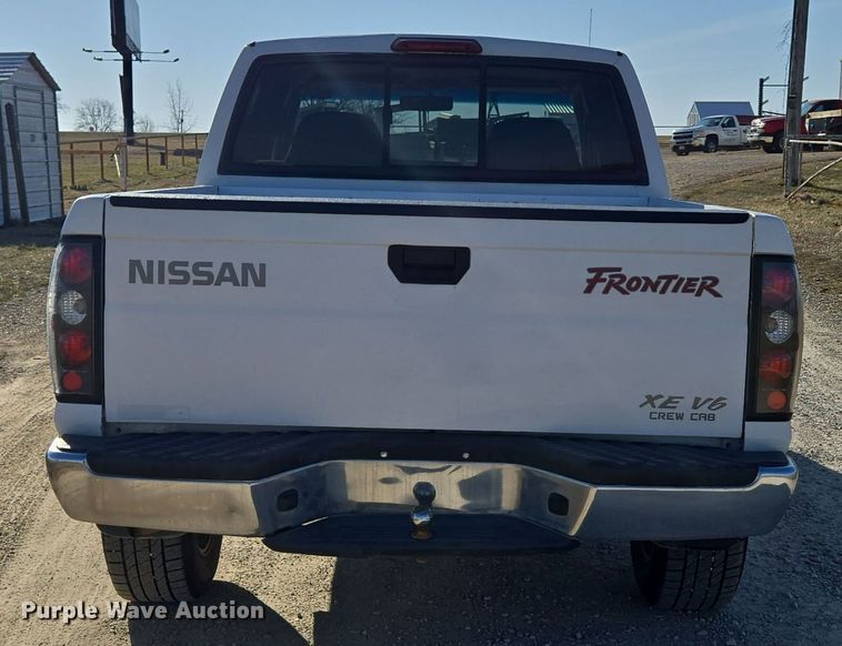 image for item DP6195 2000 Nissan Frontier Crew Cab pickup truck