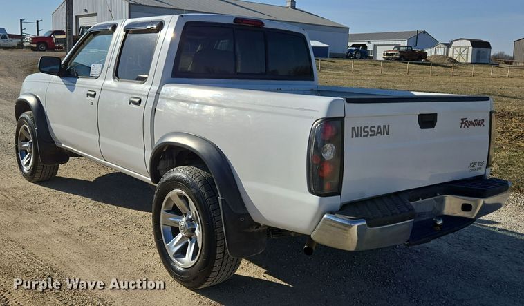image for item DP6195 2000 Nissan Frontier Crew Cab pickup truck