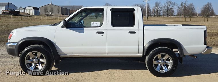 image for item DP6195 2000 Nissan Frontier Crew Cab pickup truck