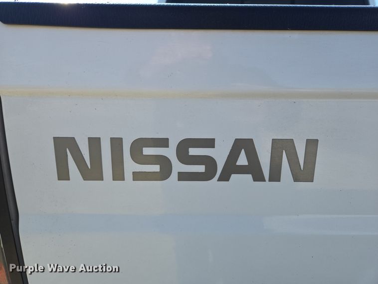 image for item DP6195 2000 Nissan Frontier Crew Cab pickup truck