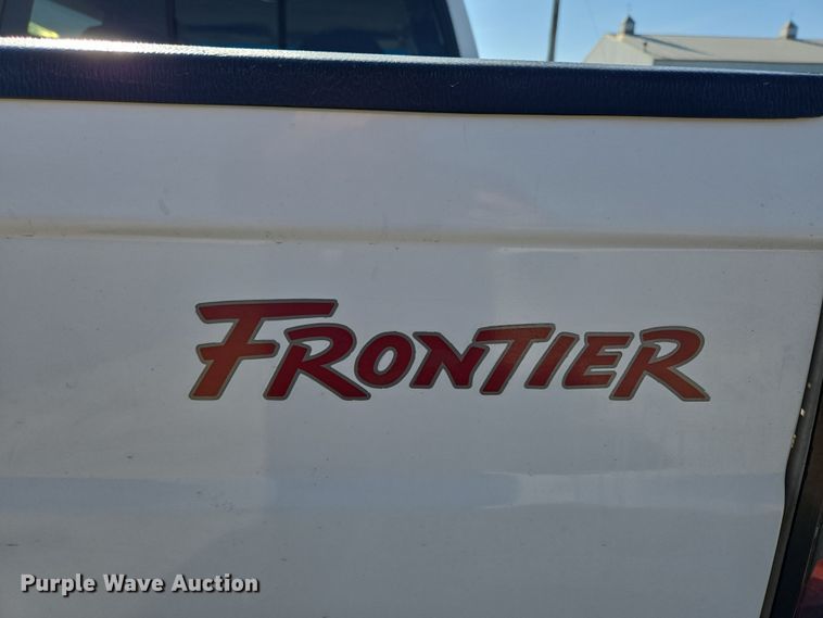 image for item DP6195 2000 Nissan Frontier Crew Cab pickup truck