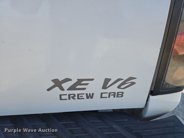 image for item DP6195 2000 Nissan Frontier Crew Cab pickup truck