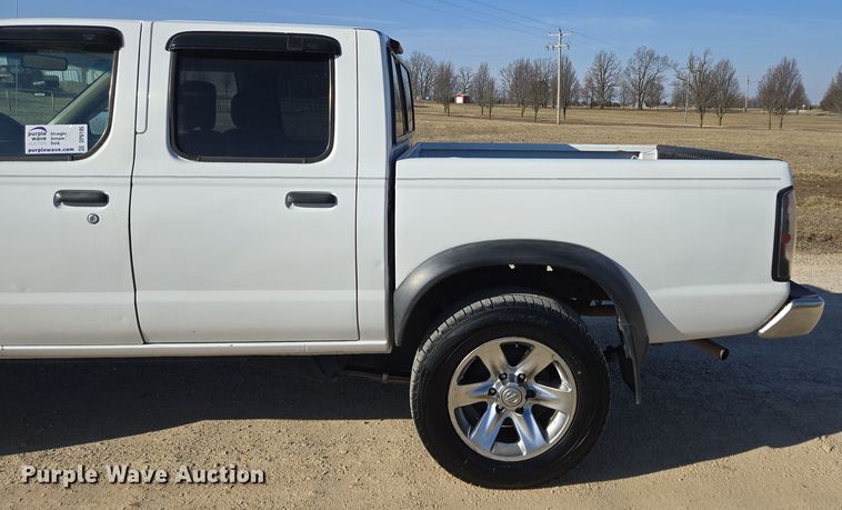 image for item DP6195 2000 Nissan Frontier Crew Cab pickup truck