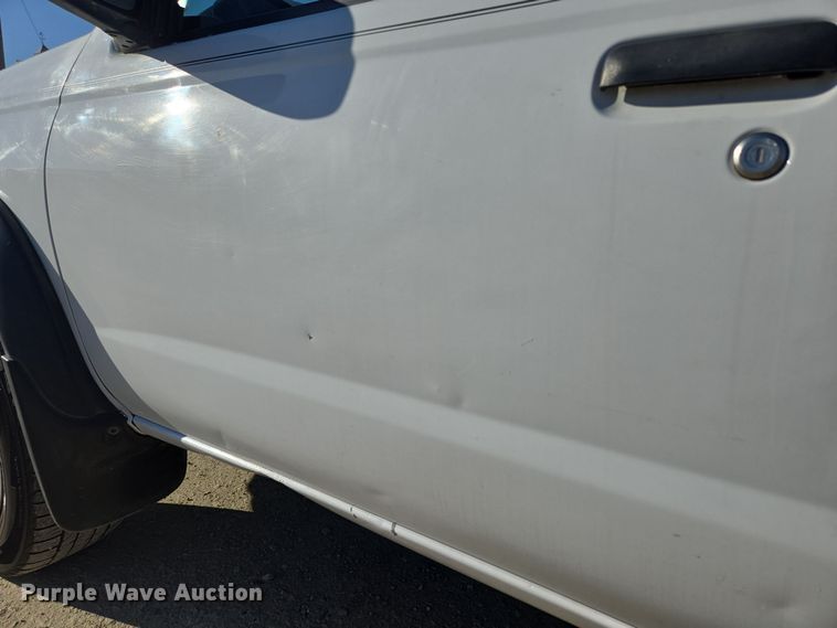 image for item DP6195 2000 Nissan Frontier Crew Cab pickup truck