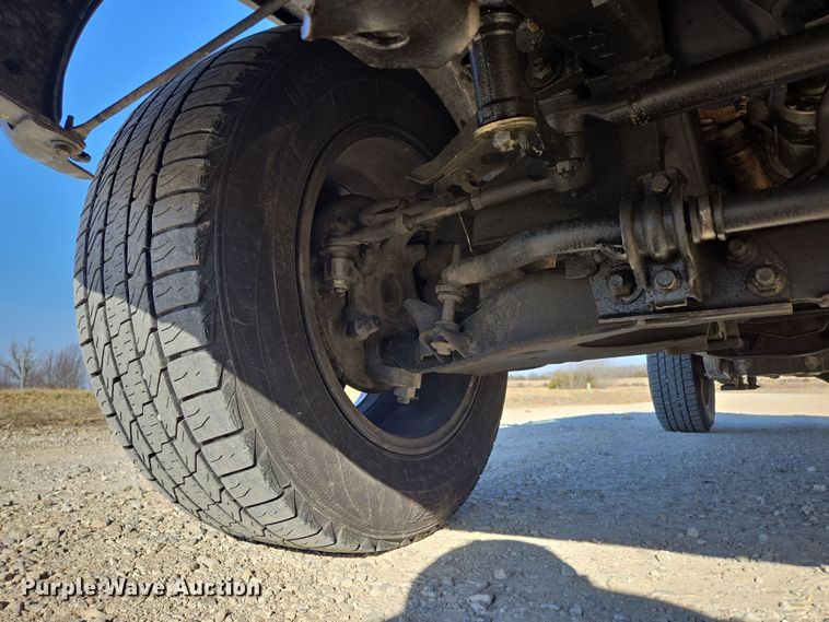 image for item DP6195 2000 Nissan Frontier Crew Cab pickup truck