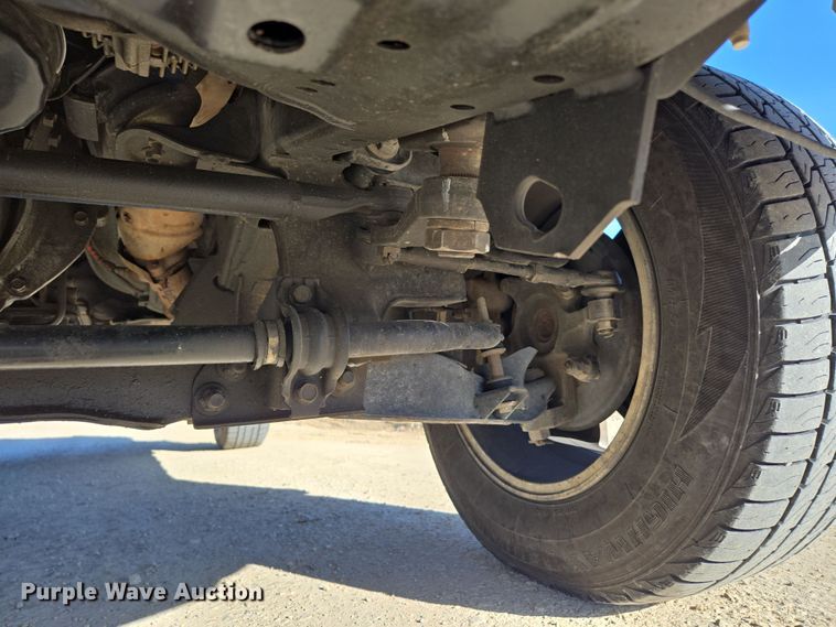 image for item DP6195 2000 Nissan Frontier Crew Cab pickup truck