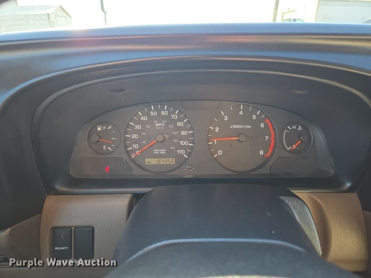 image for item DP6195 2000 Nissan Frontier Crew Cab pickup truck