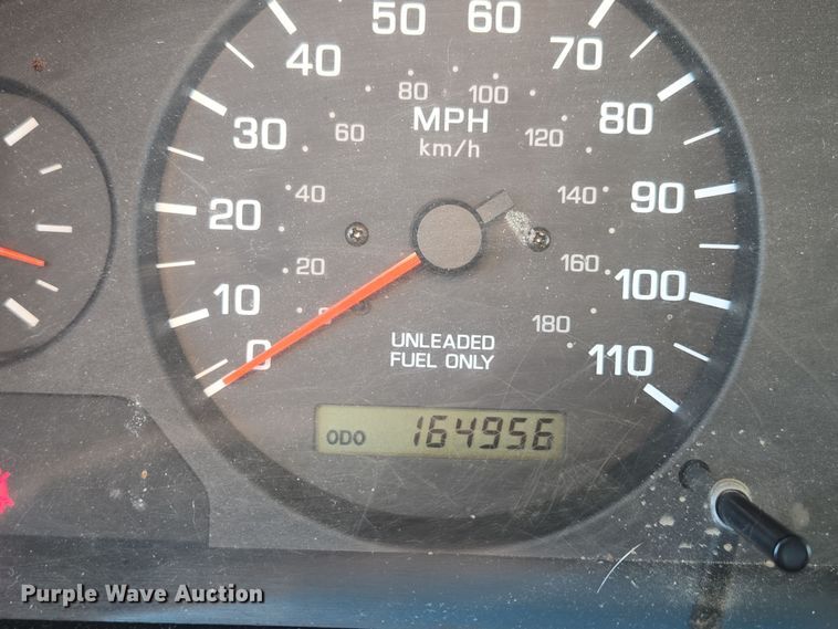 image for item DP6195 2000 Nissan Frontier Crew Cab pickup truck