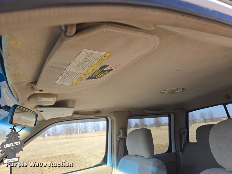 image for item DP6195 2000 Nissan Frontier Crew Cab pickup truck