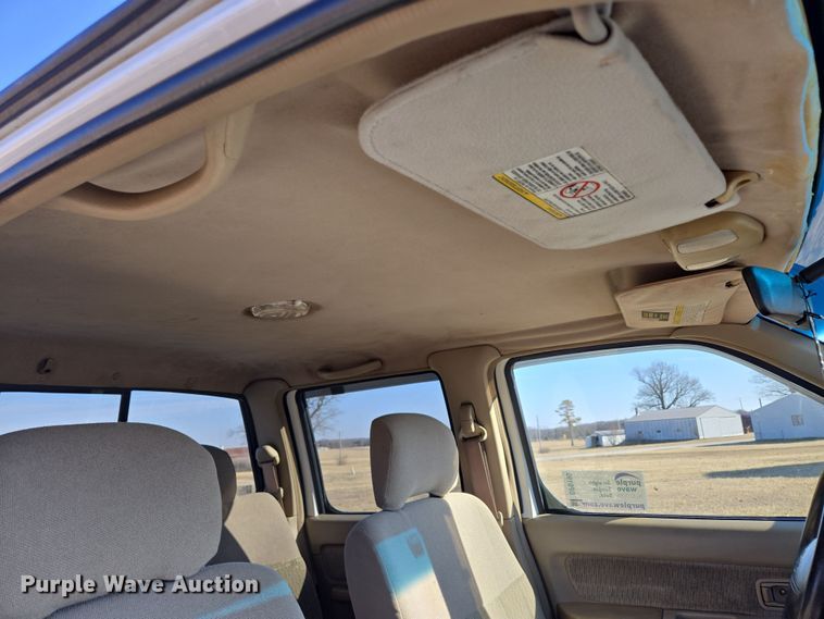 image for item DP6195 2000 Nissan Frontier Crew Cab pickup truck