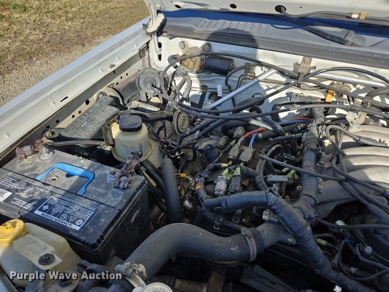 image for item DP6195 2000 Nissan Frontier Crew Cab pickup truck