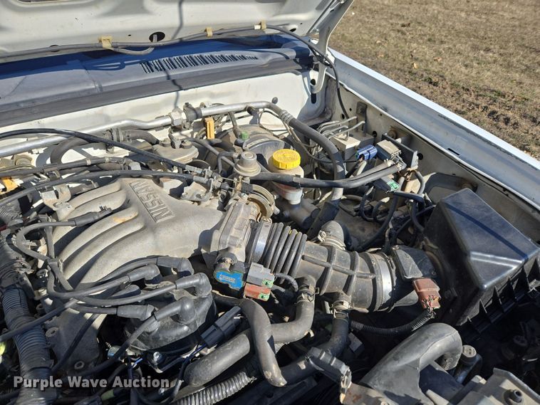 image for item DP6195 2000 Nissan Frontier Crew Cab pickup truck