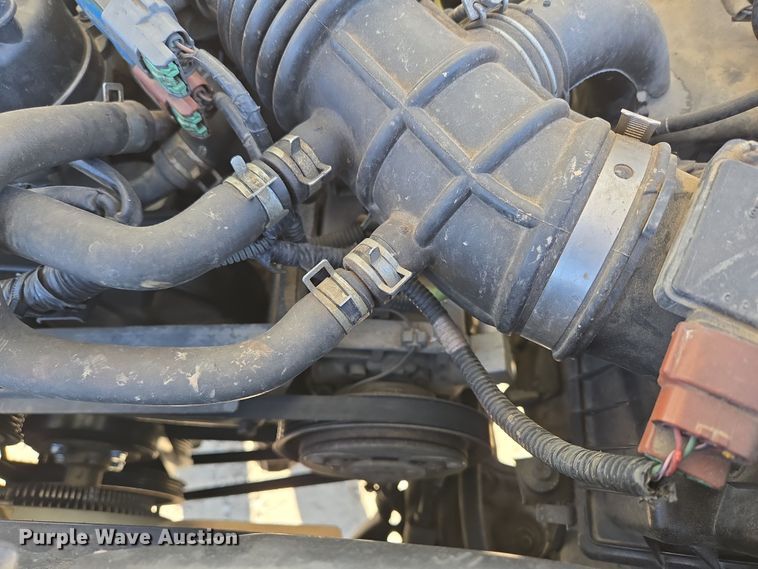 image for item DP6195 2000 Nissan Frontier Crew Cab pickup truck