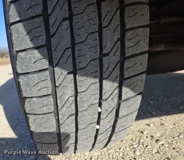 image for item DP6195 2000 Nissan Frontier Crew Cab pickup truck