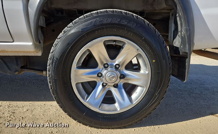 image for item DP6195 2000 Nissan Frontier Crew Cab pickup truck