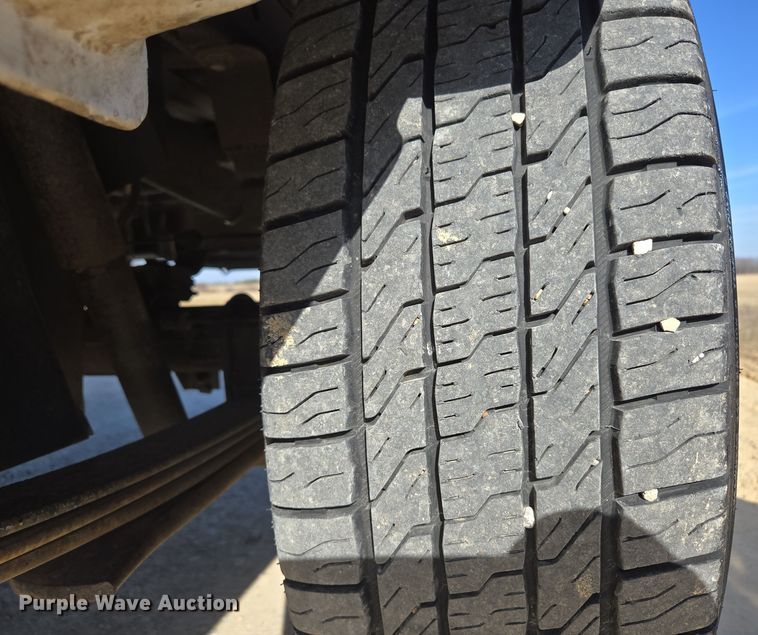 image for item DP6195 2000 Nissan Frontier Crew Cab pickup truck