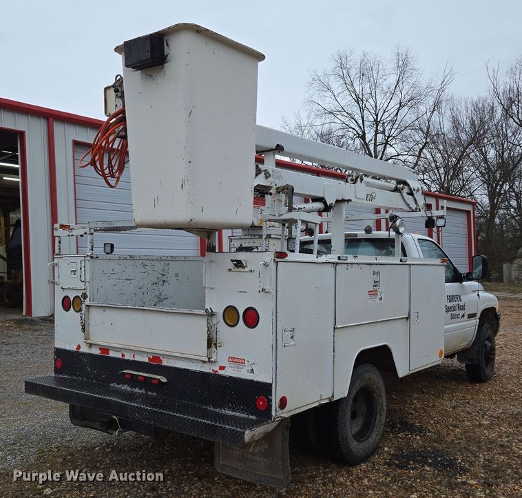 image for item DP6197 2001 Dodge Ram 3500 bucket truck