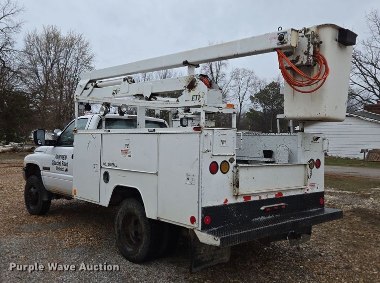 image for item DP6197 2001 Dodge Ram 3500 bucket truck
