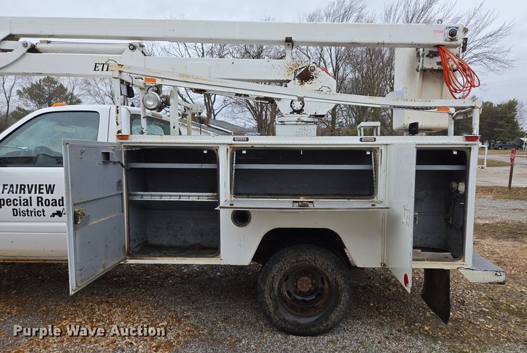 image for item DP6197 2001 Dodge Ram 3500 bucket truck