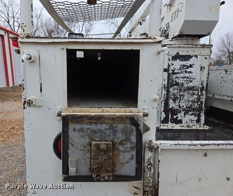 image for item DP6197 2001 Dodge Ram 3500 bucket truck