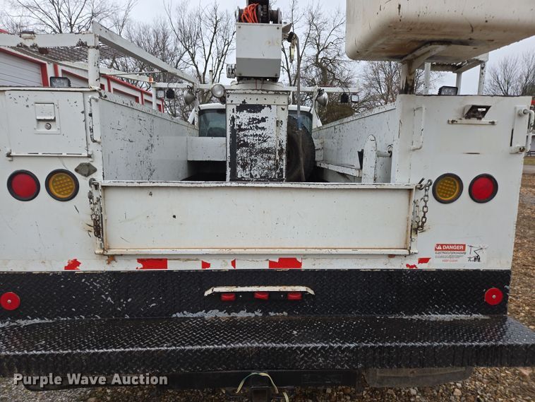 image for item DP6197 2001 Dodge Ram 3500 bucket truck