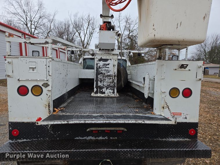 image for item DP6197 2001 Dodge Ram 3500 bucket truck