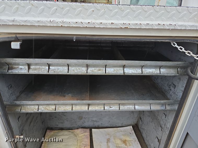 image for item DP6197 2001 Dodge Ram 3500 bucket truck