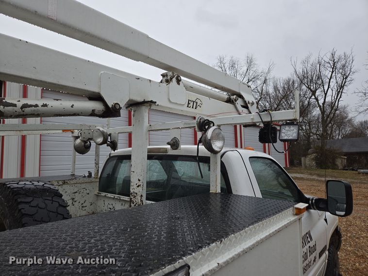 image for item DP6197 2001 Dodge Ram 3500 bucket truck