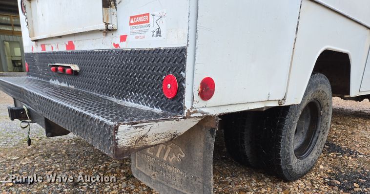 image for item DP6197 2001 Dodge Ram 3500 bucket truck