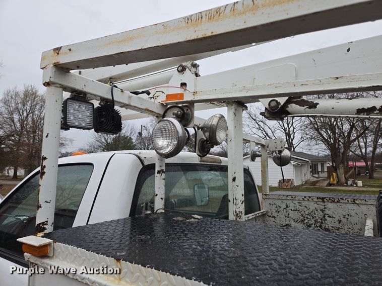 image for item DP6197 2001 Dodge Ram 3500 bucket truck