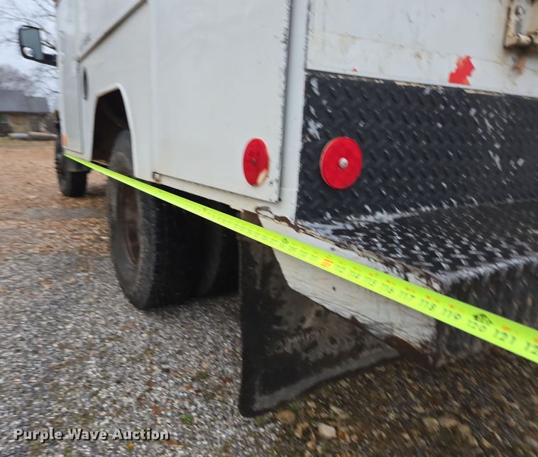 image for item DP6197 2001 Dodge Ram 3500 bucket truck