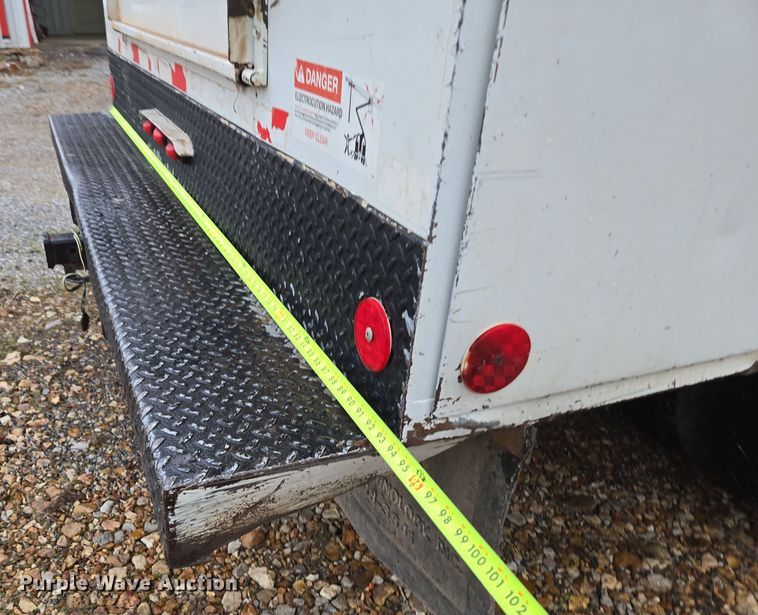 image for item DP6197 2001 Dodge Ram 3500 bucket truck