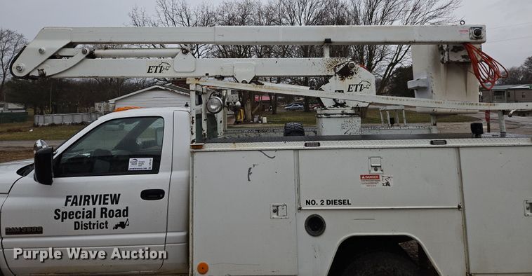 image for item DP6197 2001 Dodge Ram 3500 bucket truck