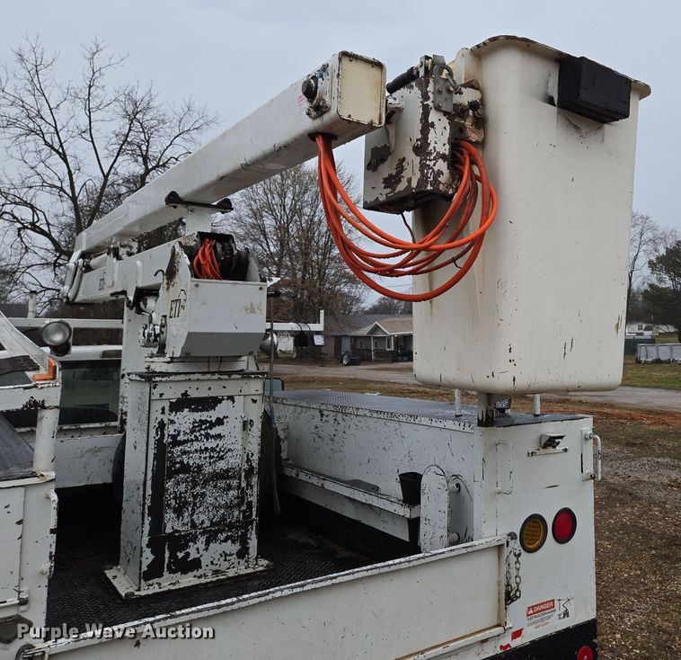 image for item DP6197 2001 Dodge Ram 3500 bucket truck