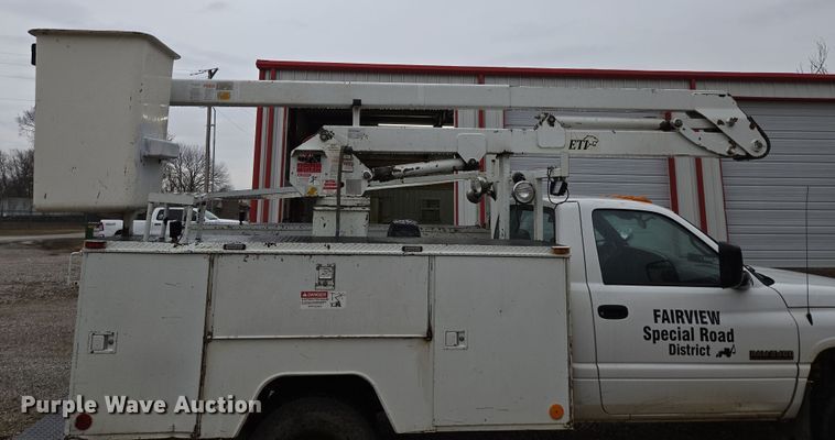 image for item DP6197 2001 Dodge Ram 3500 bucket truck