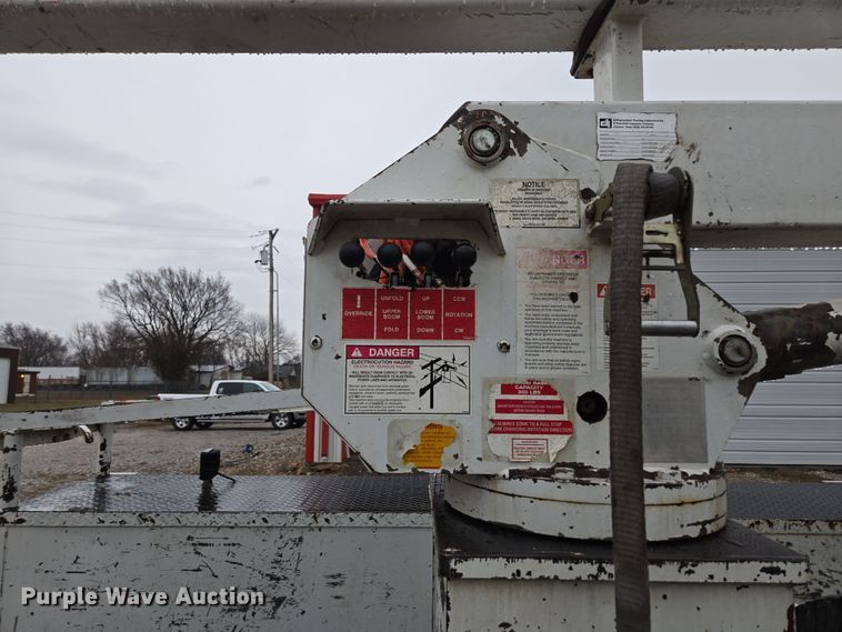 image for item DP6197 2001 Dodge Ram 3500 bucket truck