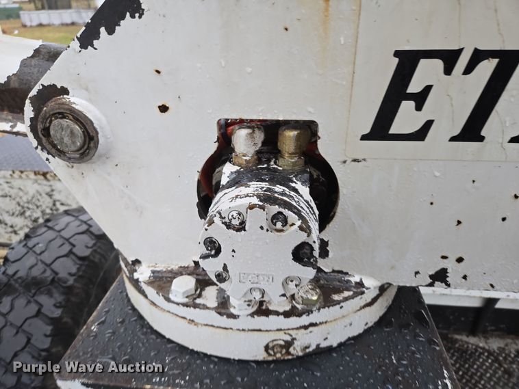 image for item DP6197 2001 Dodge Ram 3500 bucket truck