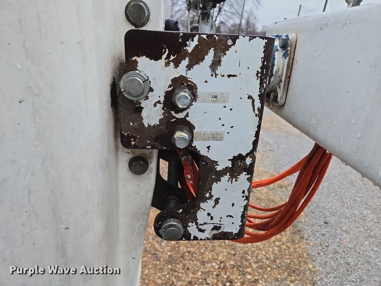 image for item DP6197 2001 Dodge Ram 3500 bucket truck