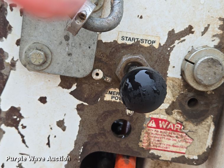 image for item DP6197 2001 Dodge Ram 3500 bucket truck