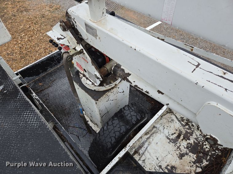 image for item DP6197 2001 Dodge Ram 3500 bucket truck