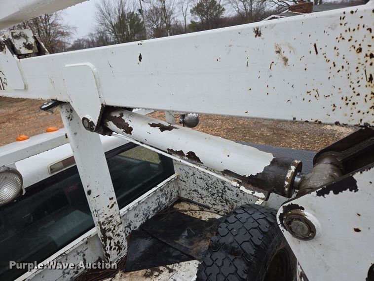 image for item DP6197 2001 Dodge Ram 3500 bucket truck