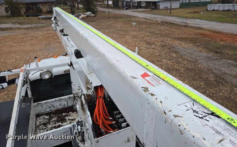 image for item DP6197 2001 Dodge Ram 3500 bucket truck