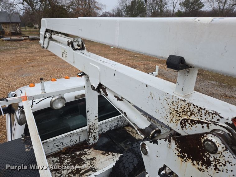 image for item DP6197 2001 Dodge Ram 3500 bucket truck