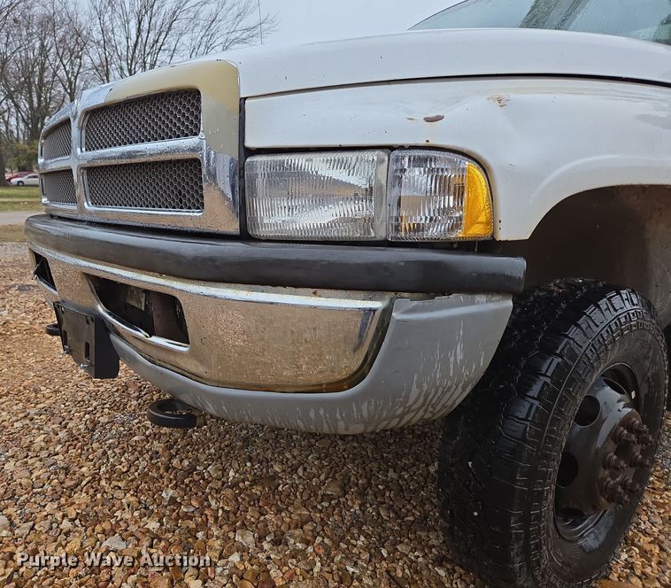 image for item DP6197 2001 Dodge Ram 3500 bucket truck