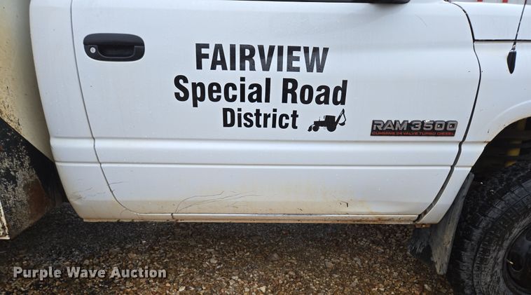 image for item DP6197 2001 Dodge Ram 3500 bucket truck